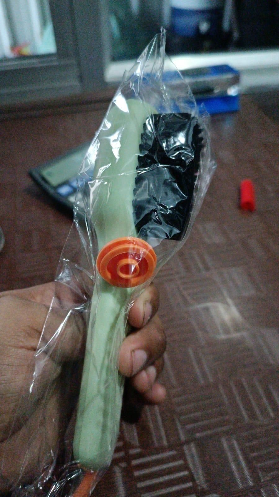 GlowGO – Multifunctional Cleaning Brush